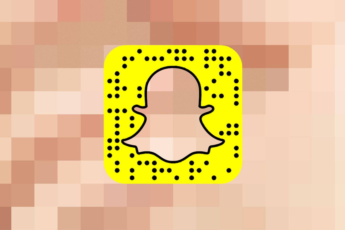 teen flashes perfect tits on snapchat